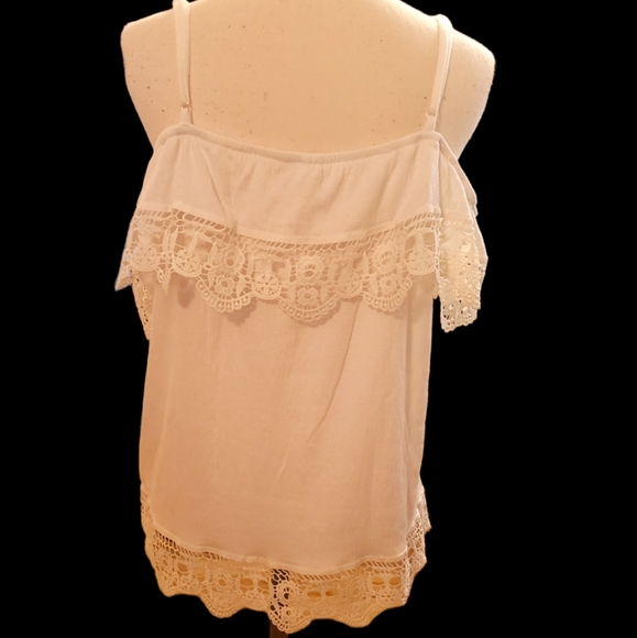 NEW NB Cold-Shoulder Top - Picture 6 of 9